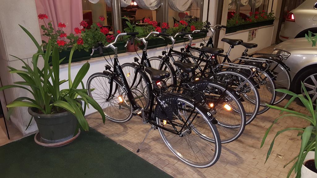 Hotel Aldebaran Lido di Jesolo Eksteriør billede